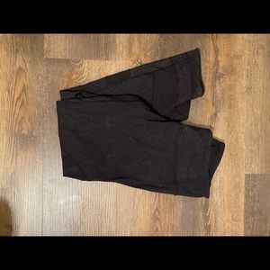 EUC LuLu Lemon Capris